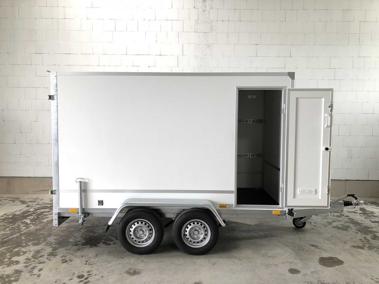 BLYSS F2730HTD Seitentür Kofferanhänger - بصندوق مغلق مقطورة: صور 1 BLYSS F2730HTD Seitentür Kofferanhänger - بصندوق مغلق مقطورة: صور 1