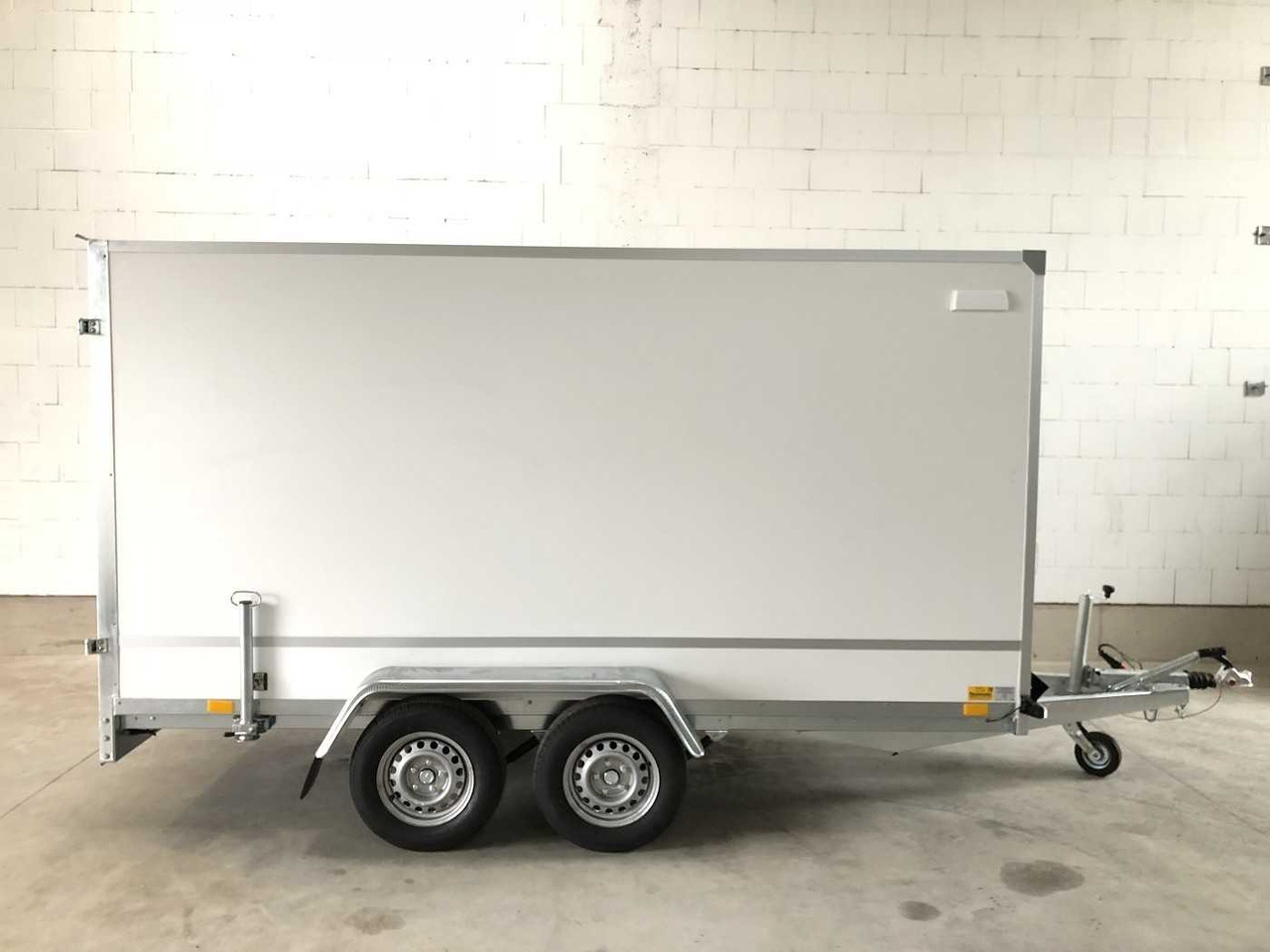 BLYSS F2736HTD Kofferanhänger - بصندوق مغلق مقطورة: صور 1 BLYSS F2736HTD Kofferanhänger - بصندوق مغلق مقطورة: صور 1