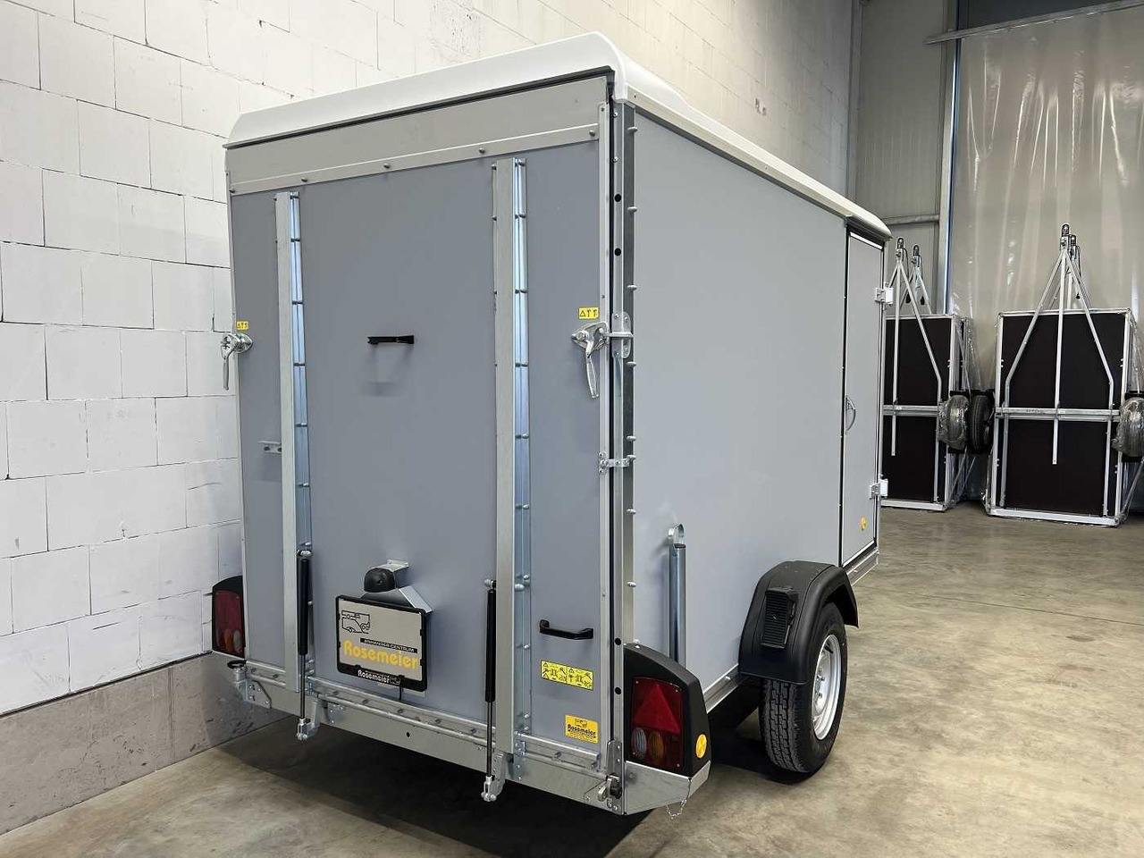 BOECKMANN KT 3015/15 M F Tür TKL Stützen Kofferanhänger - بصندوق مغلق مقطورة: صور 4 BOECKMANN KT 3015/15 M F Tür TKL Stützen Kofferanhänger - بصندوق مغلق مقطورة: صور 4