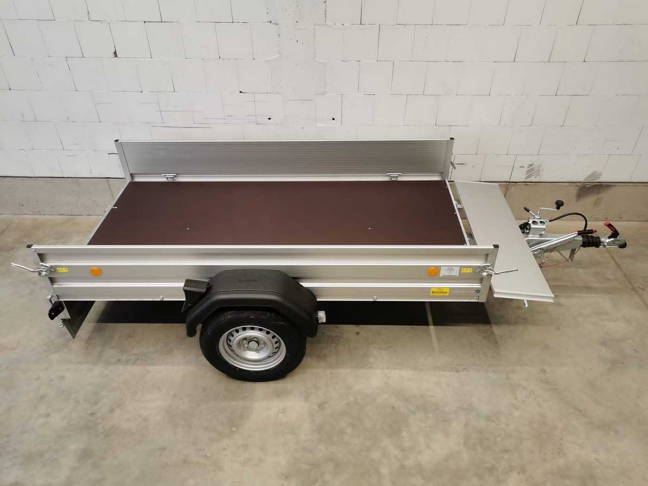 BOECKMANN TL-AL 2513/135 Stkl Kastenanhänger gebremst - مقطورات السيارات: صور 1 BOECKMANN TL-AL 2513/135 Stkl Kastenanhänger gebremst - مقطورات السيارات: صور 1