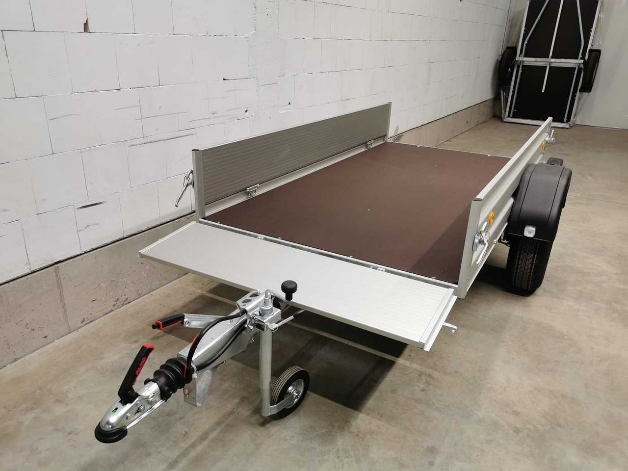 BOECKMANN TL-AL 2513/135 Stkl Kastenanhänger gebremst - مقطورات السيارات: صور 4 BOECKMANN TL-AL 2513/135 Stkl Kastenanhänger gebremst - مقطورات السيارات: صور 4