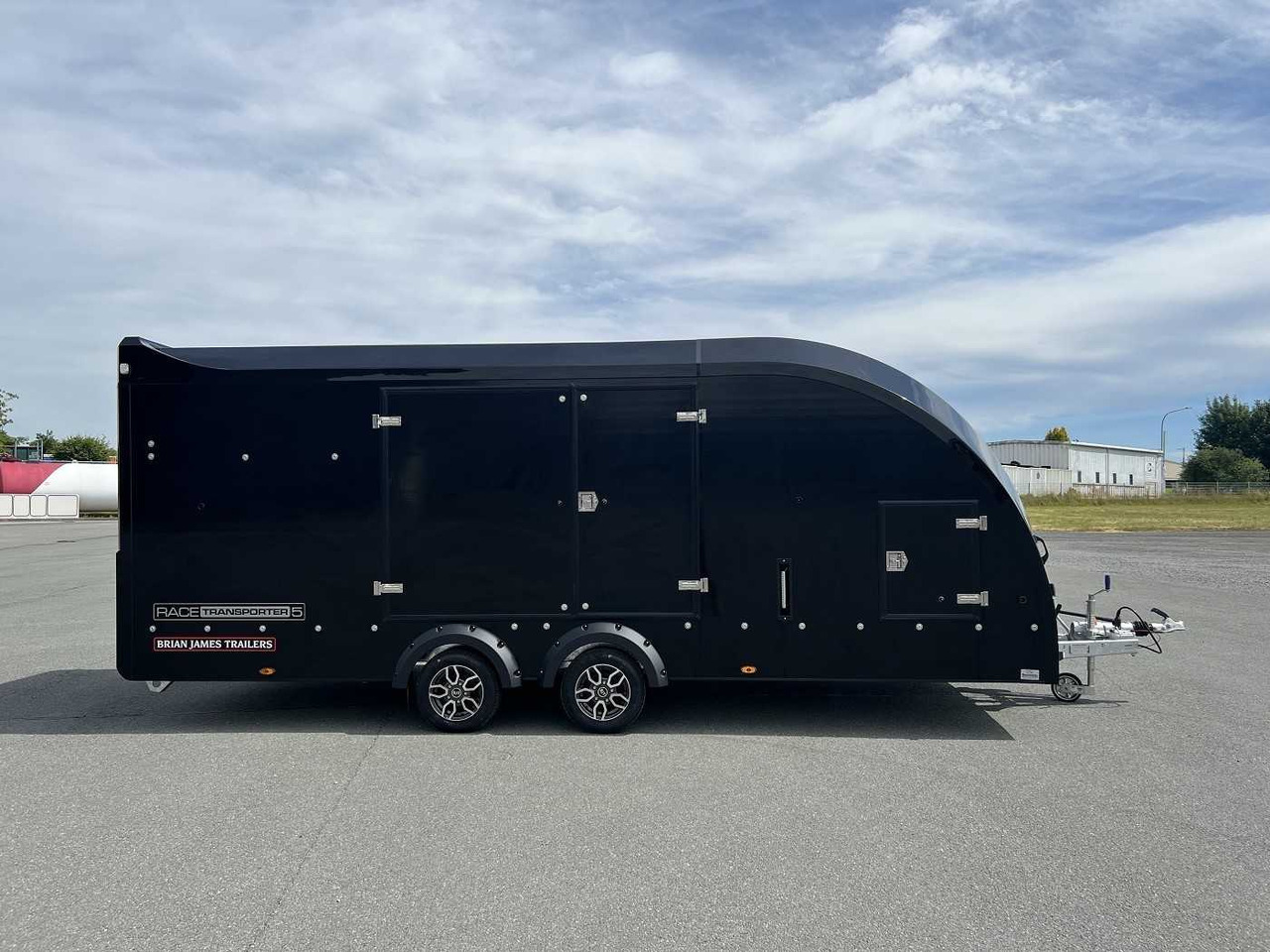 BRIAN_JAMES Race Transporter 5 Autotransporter geschlossen - شاحنة نقل سيارات مقطورة: صور 3 BRIAN_JAMES Race Transporter 5 Autotransporter geschlossen - شاحنة نقل سيارات مقطورة: صور 3