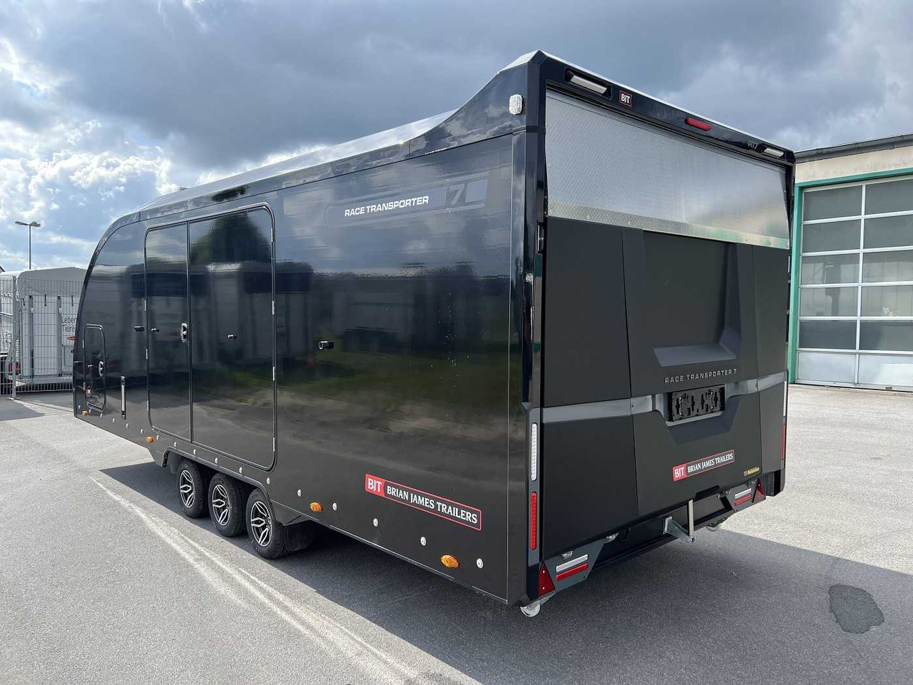 BRIAN_JAMES Race Transporter 7 Autotransporter geschlossen - شاحنة نقل سيارات مقطورة: صور 5 BRIAN_JAMES Race Transporter 7 Autotransporter geschlossen - شاحنة نقل سيارات مقطورة: صور 5
