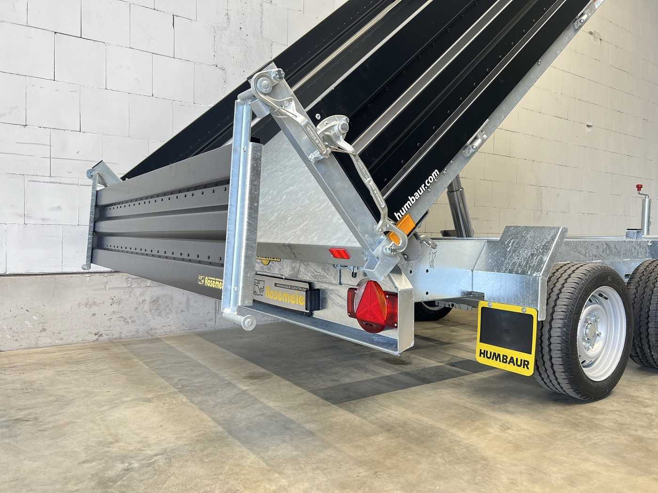 HUMBAUR HTK 3500.31 Stahl Black Dreiseitenkipper - قلابة مقطورة: صور 4 HUMBAUR HTK 3500.31 Stahl Black Dreiseitenkipper - قلابة مقطورة: صور 4