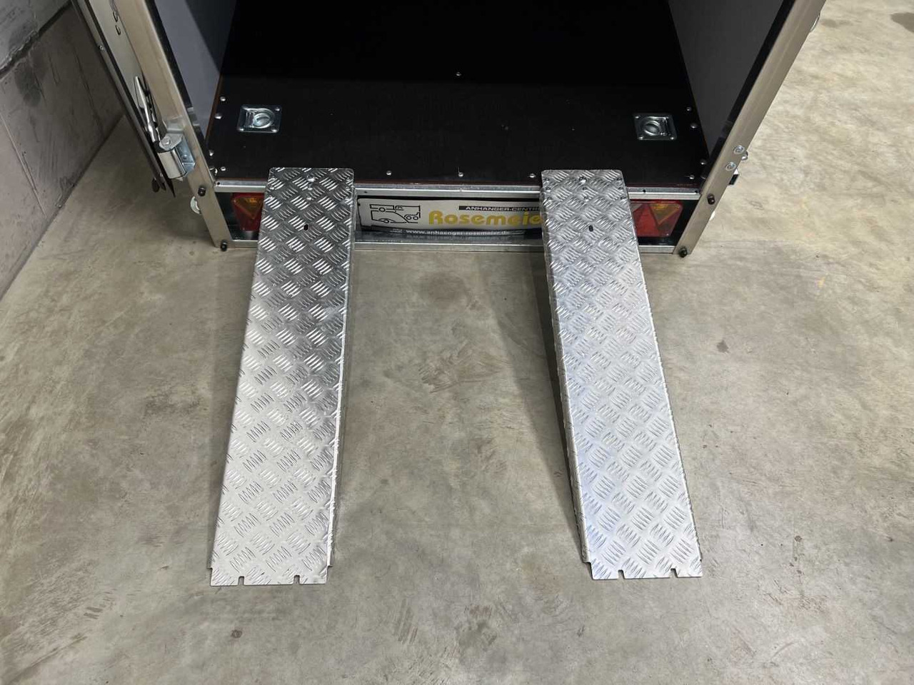 MARTZ Smart Kargo 232 0,75T Kofferanhänger - مقطورة دراجة نارية: صور 4 MARTZ Smart Kargo 232 0,75T Kofferanhänger - مقطورة دراجة نارية: صور 4