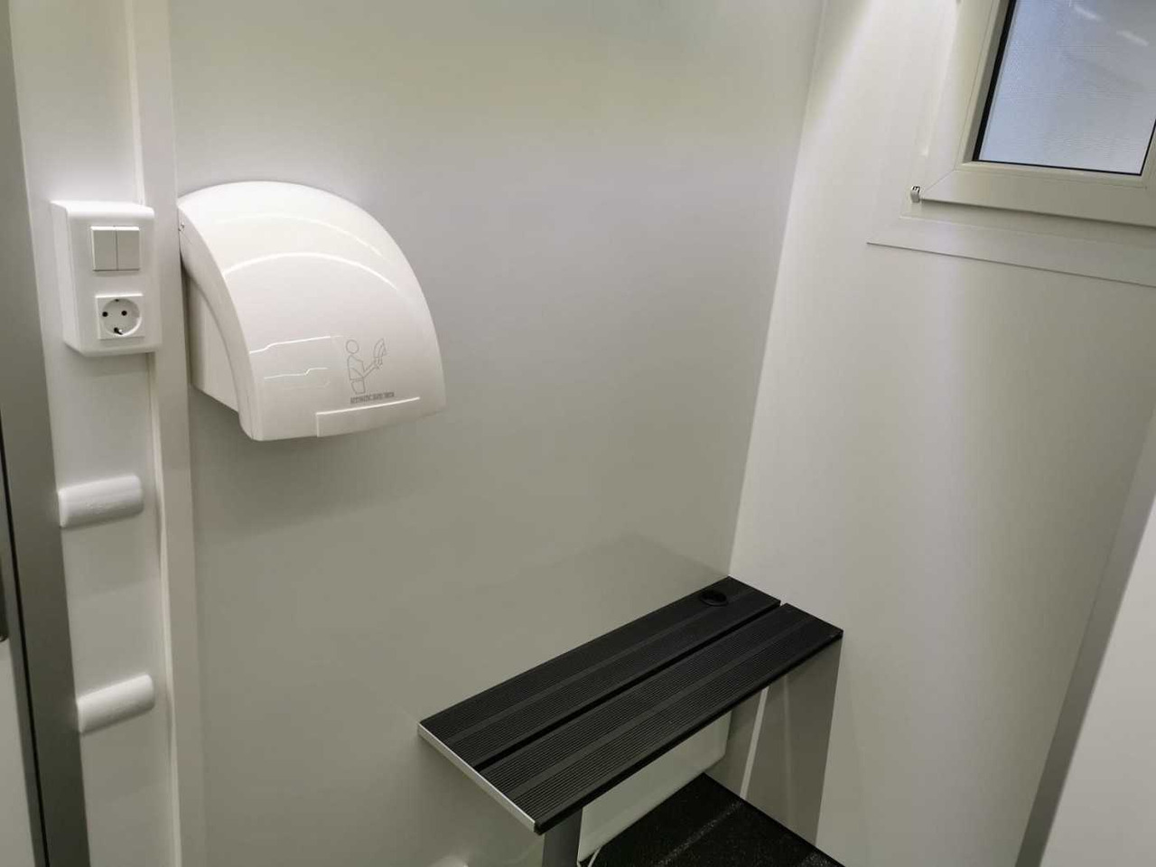 جديد البيت الحاوية, مقطورة ROSEMEIER EW TA-NO Badanhänger mit WC LUX Toilettenanhänger: صور 9