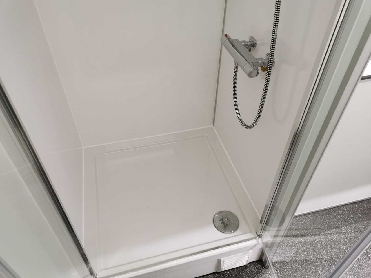 جديد البيت الحاوية, مقطورة ROSEMEIER EW TA-NO Badanhänger mit WC LUX Toilettenanhänger: صور 8