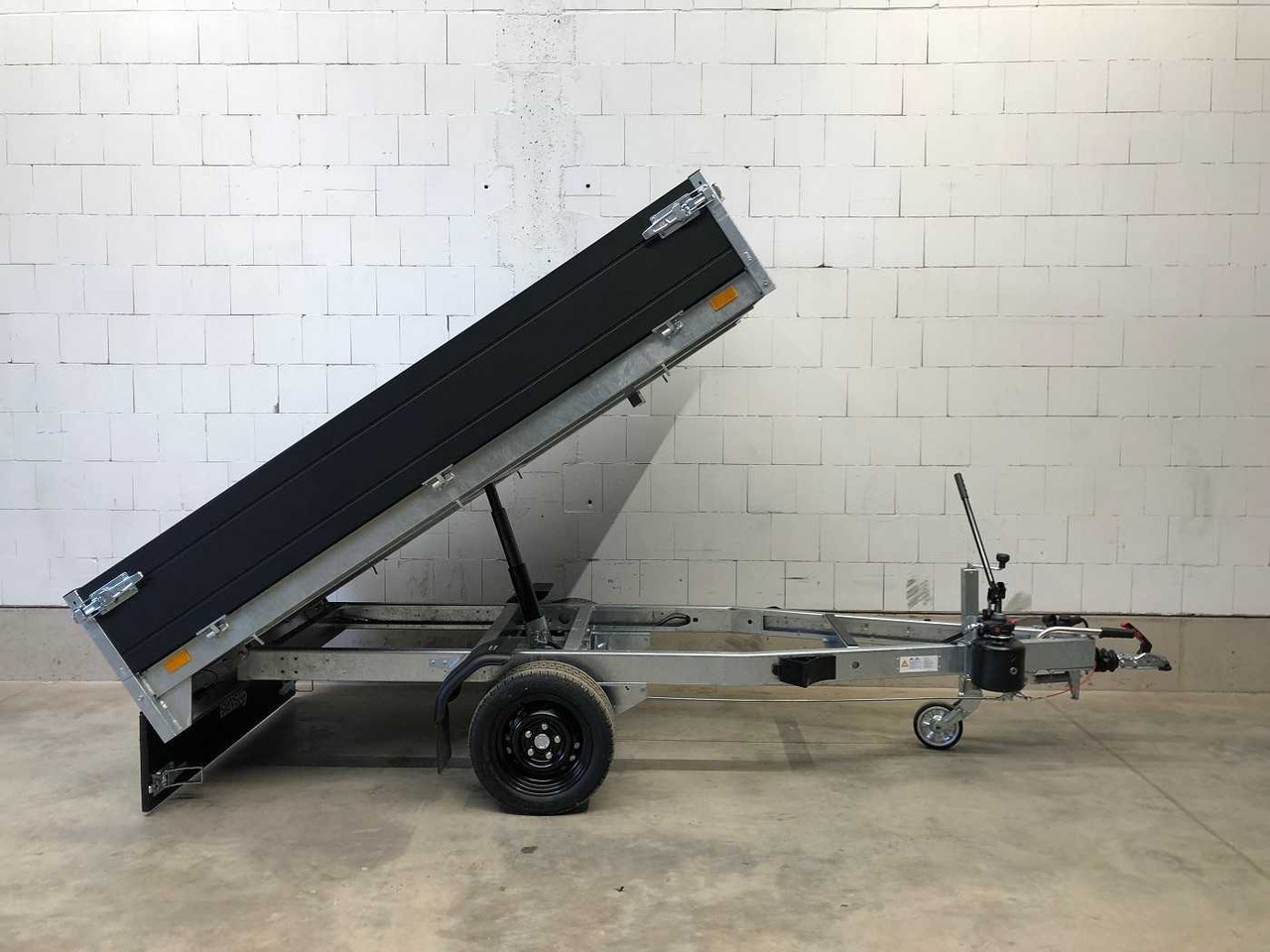 SARIS K1 256 150 1500 1 Black Editio Rückwärtskipper - قلابة مقطورة: صور 1 SARIS K1 256 150 1500 1 Black Editio Rückwärtskipper - قلابة مقطورة: صور 1