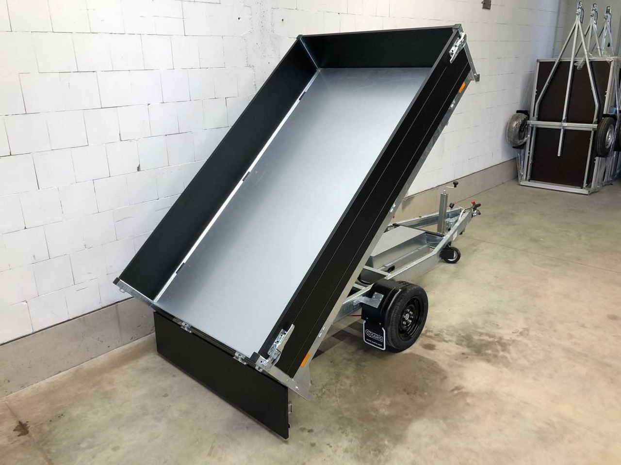 SARIS K1 276 150 1500 1 E Black Edit Rückwärtskipper - قلابة مقطورة: صور 4 SARIS K1 276 150 1500 1 E Black Edit Rückwärtskipper - قلابة مقطورة: صور 4