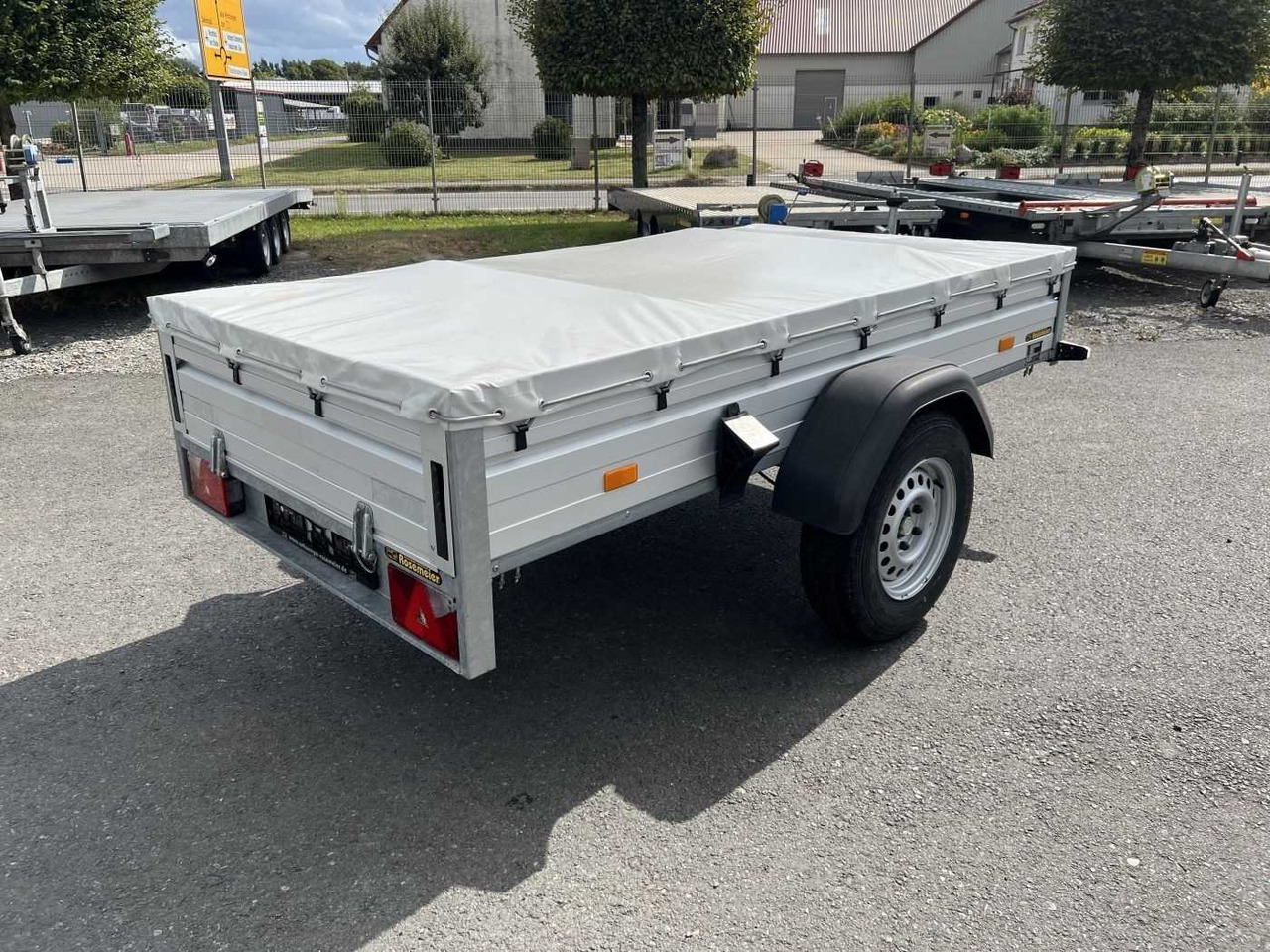 SARIS McAlu Flachplane Kastenanhänger gebremst - مقطورات السيارات: صور 2 SARIS McAlu Flachplane Kastenanhänger gebremst - مقطورات السيارات: صور 2