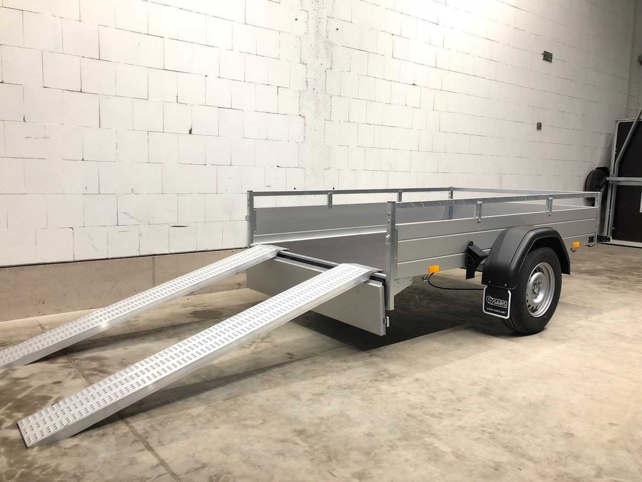 SARIS McAlu Pro 255 153 1500 1 Rampe Kastenanhänger ge - مقطورات السيارات: صور 3 SARIS McAlu Pro 255 153 1500 1 Rampe Kastenanhänger ge - مقطورات السيارات: صور 3