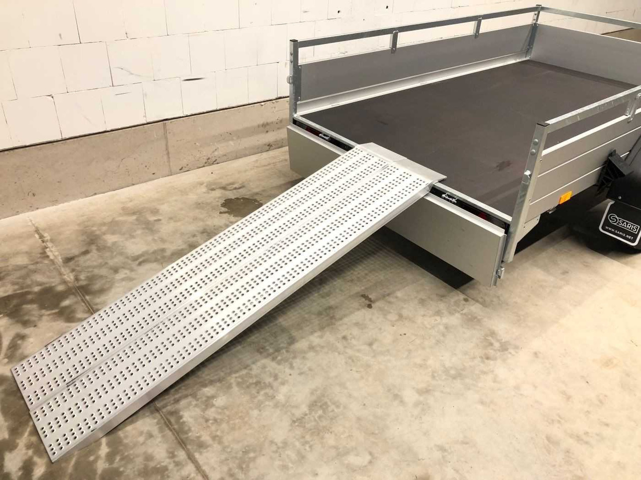 SARIS McAlu Pro 255 153 1500 1 Rampe Kastenanhänger ge - مقطورات السيارات: صور 5 SARIS McAlu Pro 255 153 1500 1 Rampe Kastenanhänger ge - مقطورات السيارات: صور 5