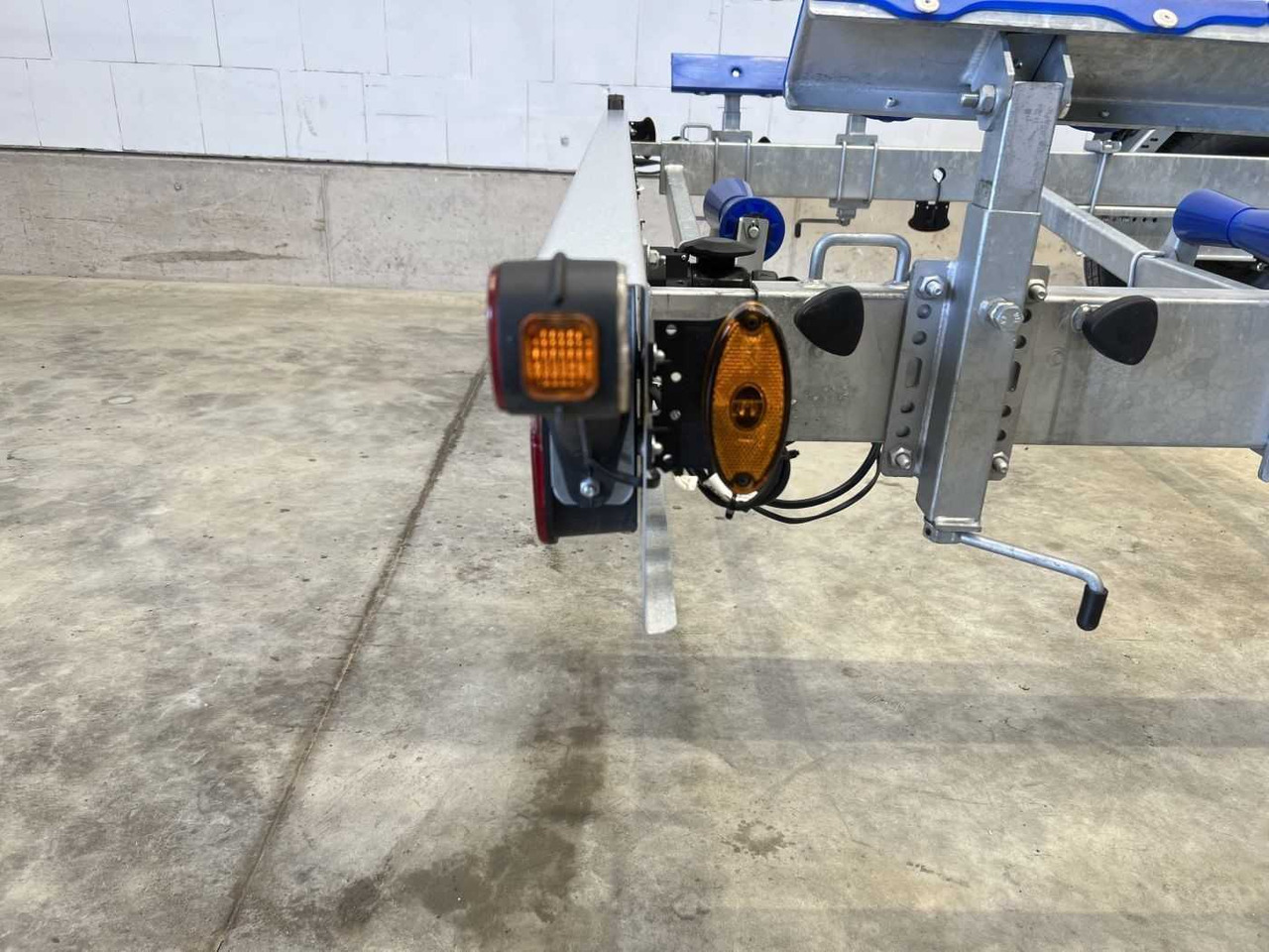 TPV BA2700-L 100 Bootsanhänger - مقطورة القارب: صور 5 TPV BA2700-L 100 Bootsanhänger - مقطورة القارب: صور 5