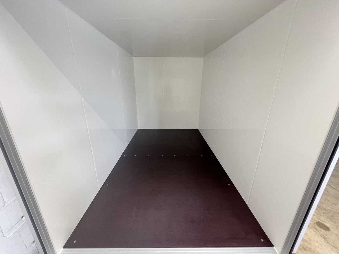UNSINN UKH 3017-30-14 Kofferanhänger Hochlader - مقطورات السيارات: صور 4 UNSINN UKH 3017-30-14 Kofferanhänger Hochlader - مقطورات السيارات: صور 4