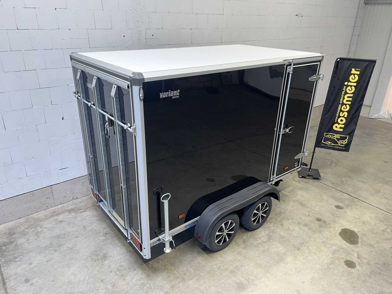 VARIANT Night Edition Tandem Rampe Tür Kofferanhänger - بصندوق مغلق مقطورة: صور 3 VARIANT Night Edition Tandem Rampe Tür Kofferanhänger - بصندوق مغلق مقطورة: صور 3