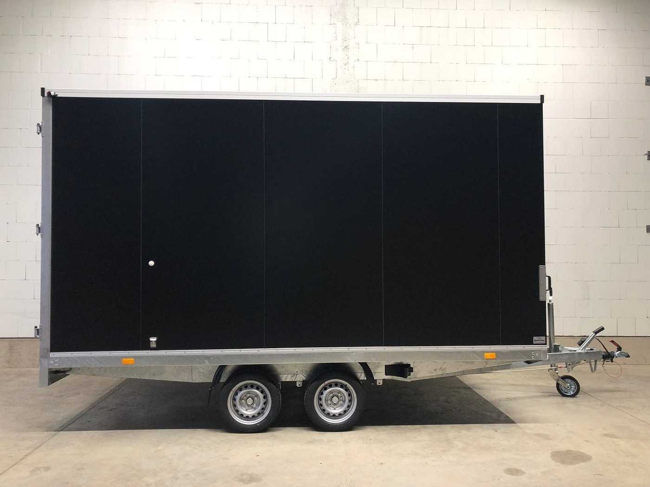 VEZEKO HK E 27.4 Kofferanhänger - بصندوق مغلق مقطورة: صور 1 VEZEKO HK E 27.4 Kofferanhänger - بصندوق مغلق مقطورة: صور 1
