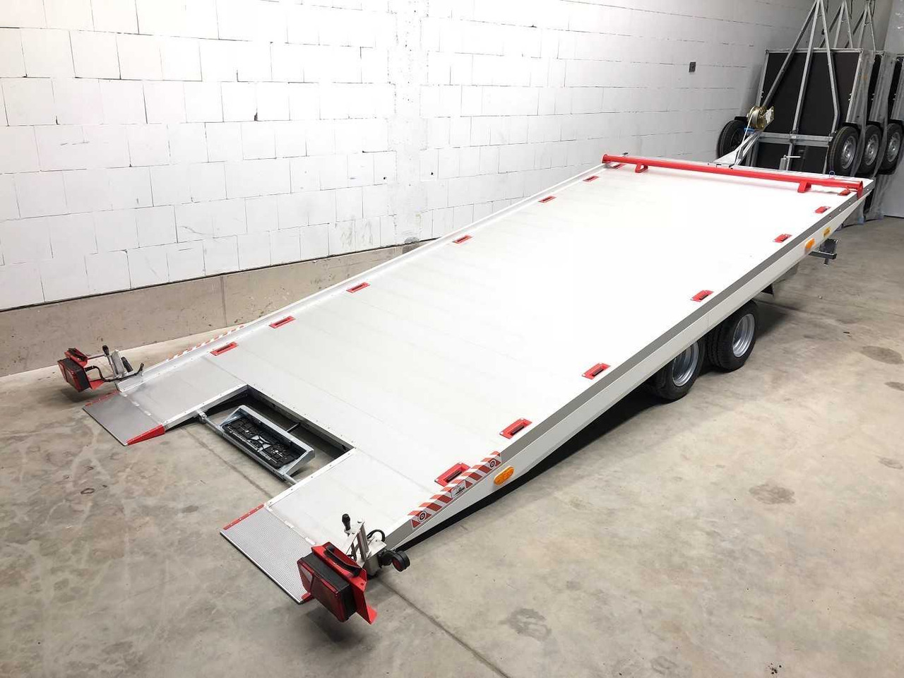 VEZEKO Imola 27.43 Autotransporter - شاحنة نقل سيارات مقطورة: صور 1 VEZEKO Imola 27.43 Autotransporter - شاحنة نقل سيارات مقطورة: صور 1