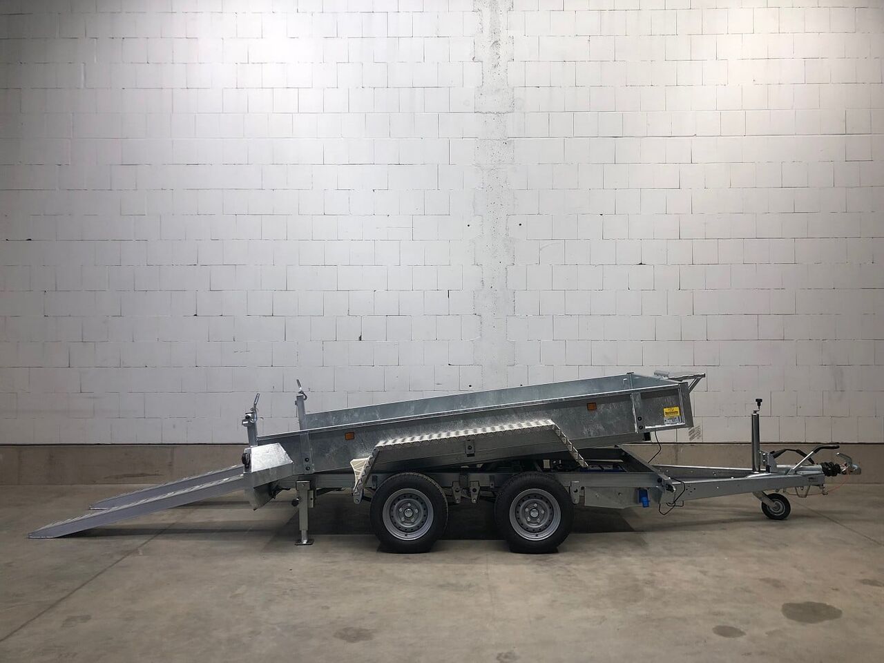 Variant 3015 MT Rampen Rückwärtskipper - قلابة مقطورة: صور 1 Variant 3015 MT Rampen Rückwärtskipper - قلابة مقطورة: صور 1