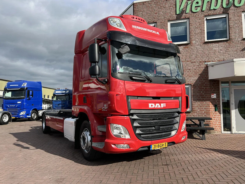 DAF CF 290 4X2 EURO6 SPACECAB RENOVA / VANGMUIL / LAADKLEP / TOP STAAT - شاحنات الحاويات / جسم علوي قابل للتغيير شاحنة: صور 1 DAF CF 290 4X2 EURO6 SPACECAB RENOVA / VANGMUIL / LAADKLEP / TOP STAAT - شاحنات الحاويات / جسم علوي قابل للتغيير شاحنة: صور 1