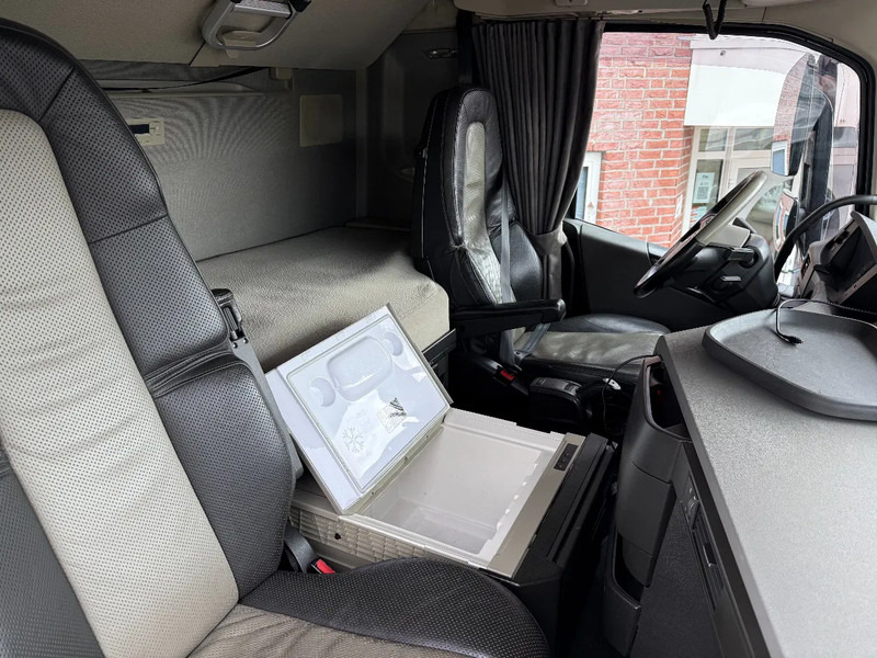 Volvo FH 500 4X2 GLOBETROTER XL SHOWROOM CONDITION FULL OPTIONS HOLLAND TRUCK!!!! - شاحنة جرار: صور 5 Volvo FH 500 4X2 GLOBETROTER XL SHOWROOM CONDITION FULL OPTIONS HOLLAND TRUCK!!!! - شاحنة جرار: صور 5