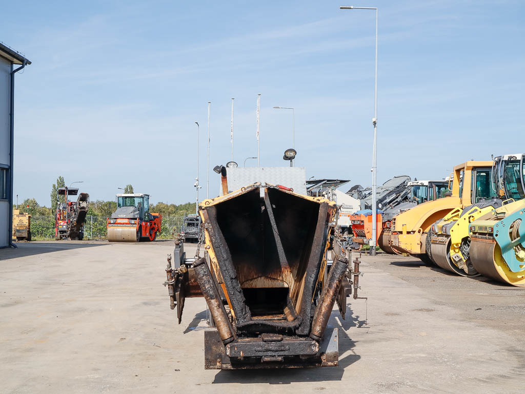 VÖGELE SUPER 800 - العامل بالقار: صور 3 VÖGELE SUPER 800 - العامل بالقار: صور 3