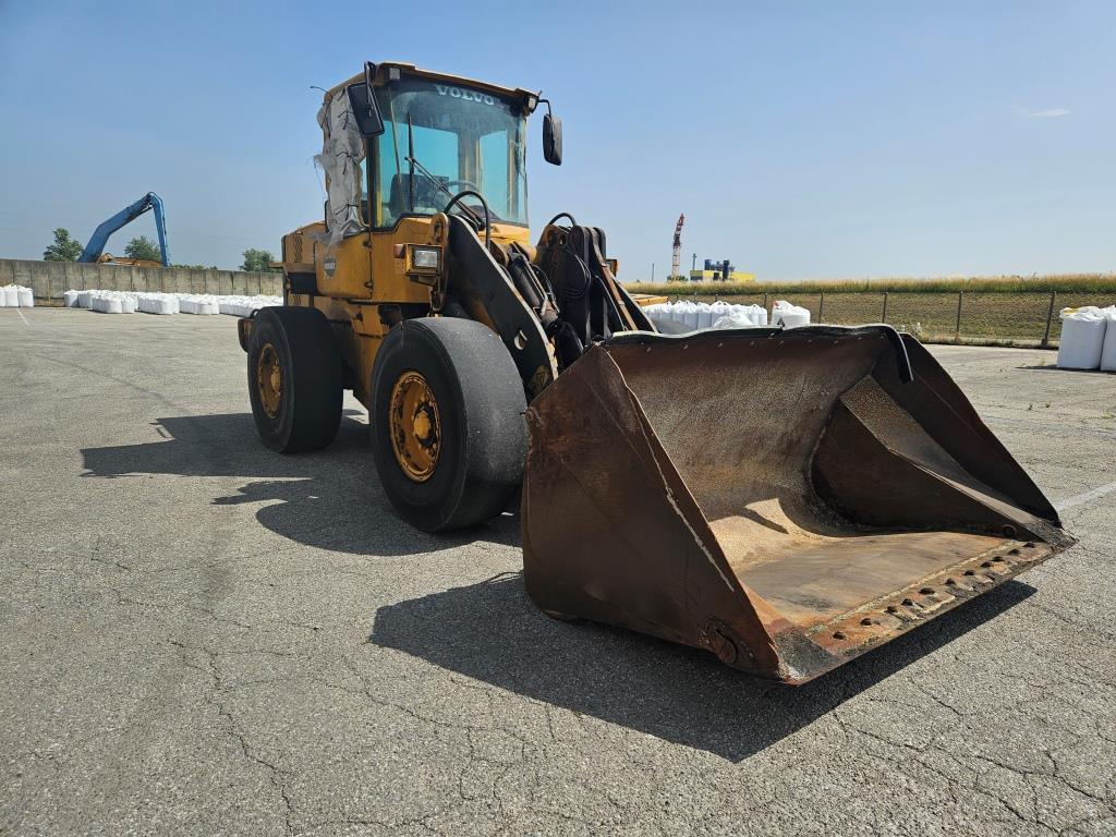 VOLVO L 70 D - اللودر بعجل: صور 5 VOLVO L 70 D - اللودر بعجل: صور 5