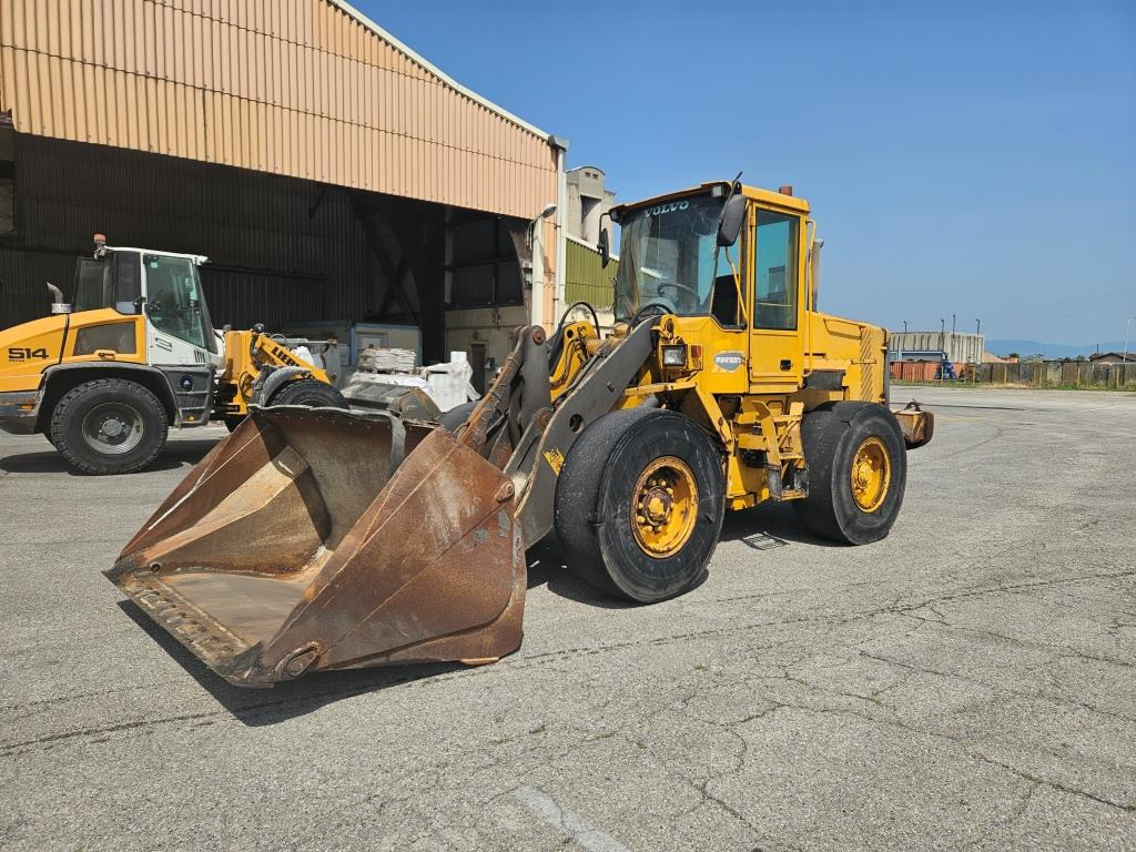 VOLVO L 70 D - اللودر بعجل: صور 1 VOLVO L 70 D - اللودر بعجل: صور 1