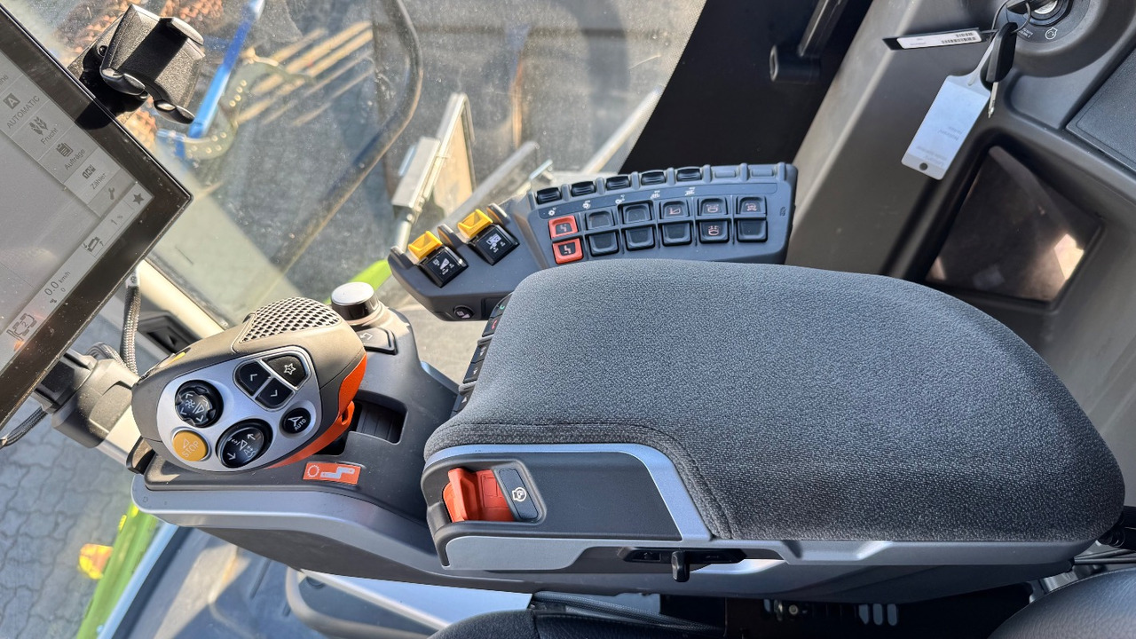 CLAAS Lexion 6900 TerraTrac 890 full Options - حصادة شاملة: صور 4 CLAAS Lexion 6900 TerraTrac 890 full Options - حصادة شاملة: صور 4