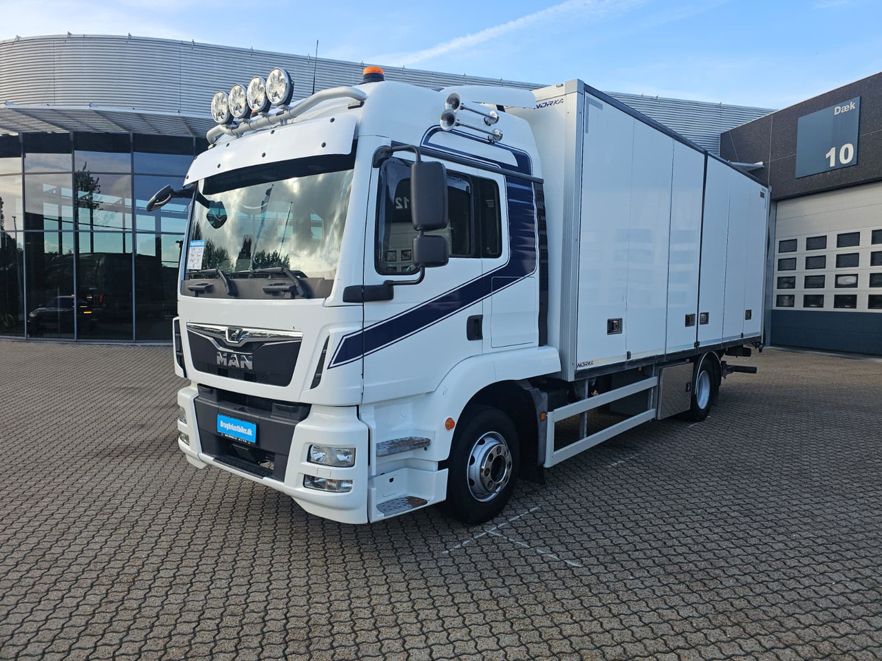 MAN TGM 15.290 - بصندوق مغلق شاحنة: صور 1 MAN TGM 15.290 - بصندوق مغلق شاحنة: صور 1