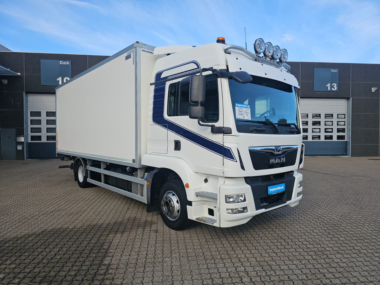 MAN TGM 15.290 - بصندوق مغلق شاحنة: صور 2 MAN TGM 15.290 - بصندوق مغلق شاحنة: صور 2