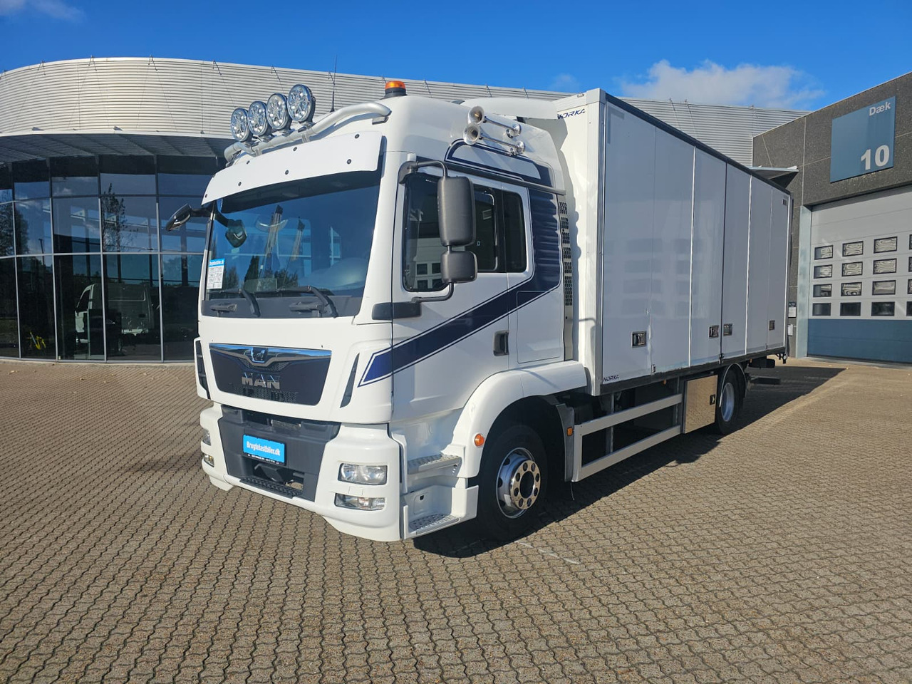 MAN TGM 15.290 - بصندوق مغلق شاحنة: صور 1 MAN TGM 15.290 - بصندوق مغلق شاحنة: صور 1