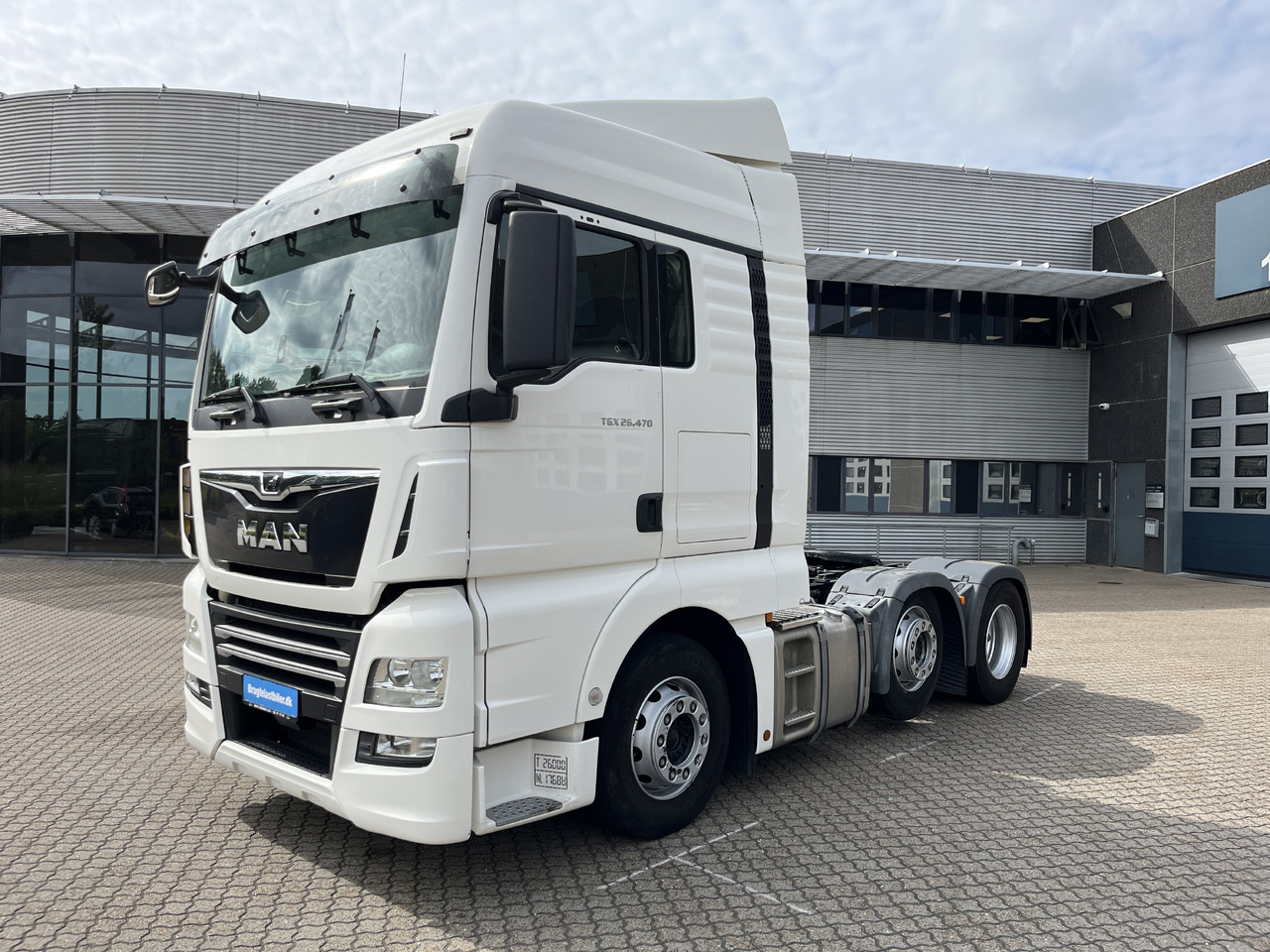 MAN TGX 26.470 6x2-2 - شاحنة جرار: صور 1 MAN TGX 26.470 6x2-2 - شاحنة جرار: صور 1