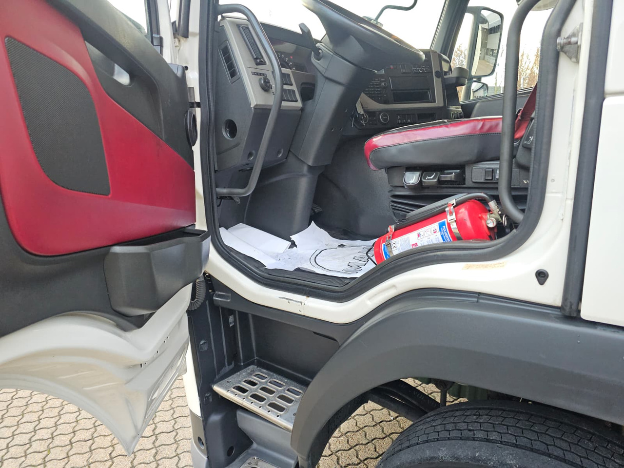 Volvo FM450 - شاحنة جرار: صور 5 Volvo FM450 - شاحنة جرار: صور 5