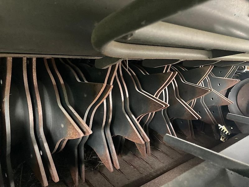 CLAAS Variant 485 RC PRO - مكبس القش الدائري: صور 2 CLAAS Variant 485 RC PRO - مكبس القش الدائري: صور 2