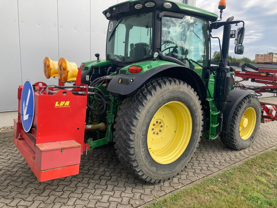 جرار John Deere 6110R: صور 8