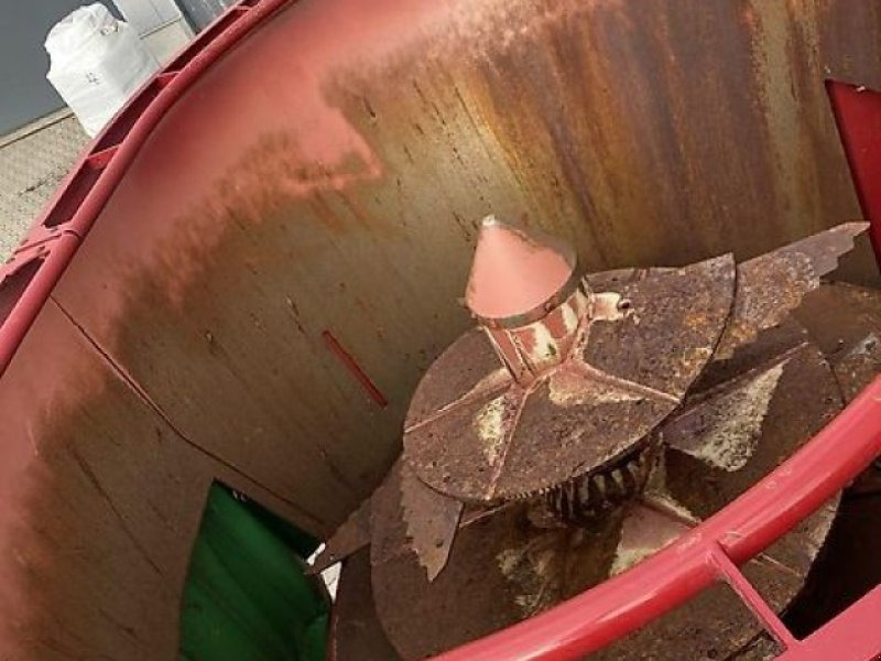 Strautmann Verti-Mix 951 - آلة خلط وتوزيع الأعلاف: صور 2 Strautmann Verti-Mix 951 - آلة خلط وتوزيع الأعلاف: صور 2