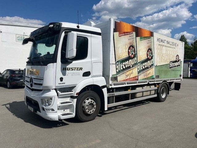 Mercedes-Benz Actros 5 MB 1835 mit Getränkeaufbau und Ladebord - نقل الشراب شاحنة: صور 1 Mercedes-Benz Actros 5 MB 1835 mit Getränkeaufbau und Ladebord - نقل الشراب شاحنة: صور 1