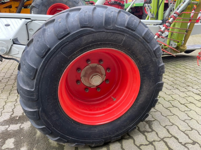 CLAAS Liner 3600 - لمّامَة القش: صور 3 CLAAS Liner 3600 - لمّامَة القش: صور 3