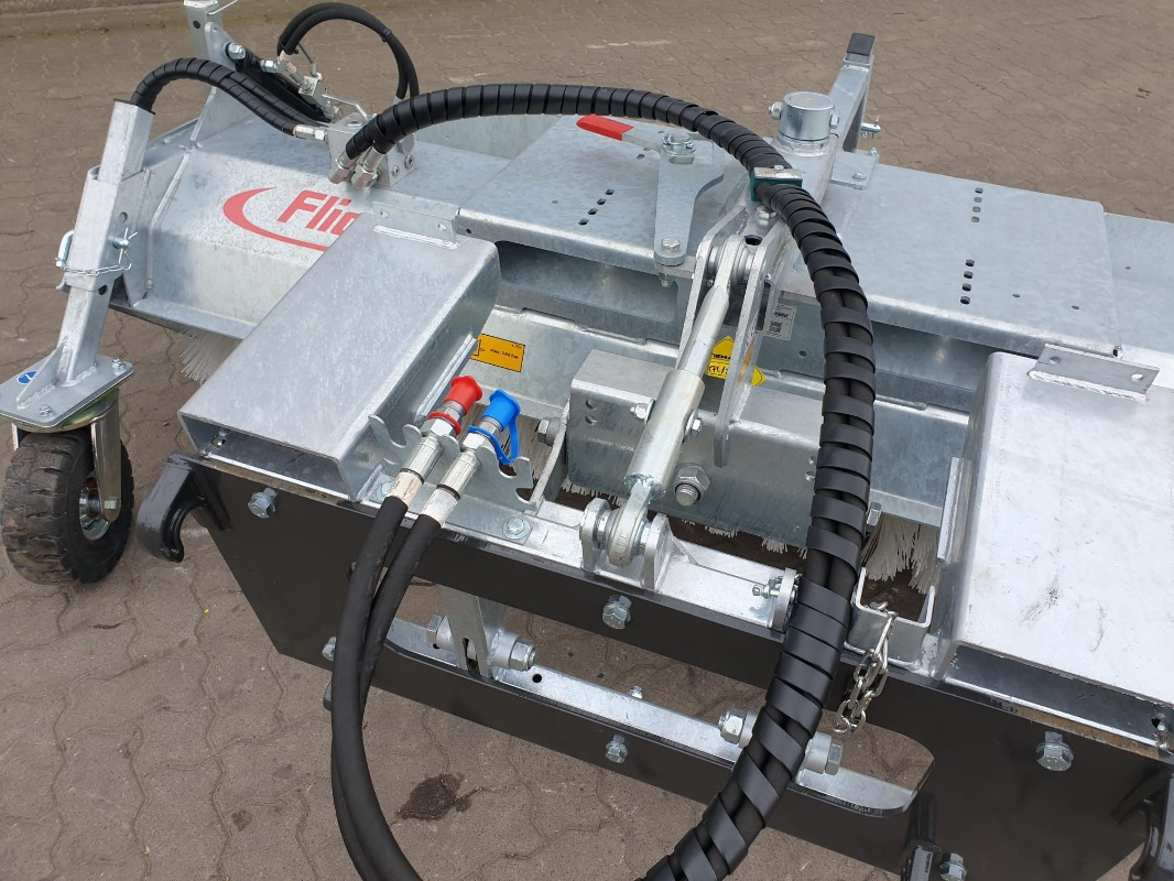 Fliegl KEHRMASCHINE TYP 600 - جزازة: صور 3 Fliegl KEHRMASCHINE TYP 600 - جزازة: صور 3
