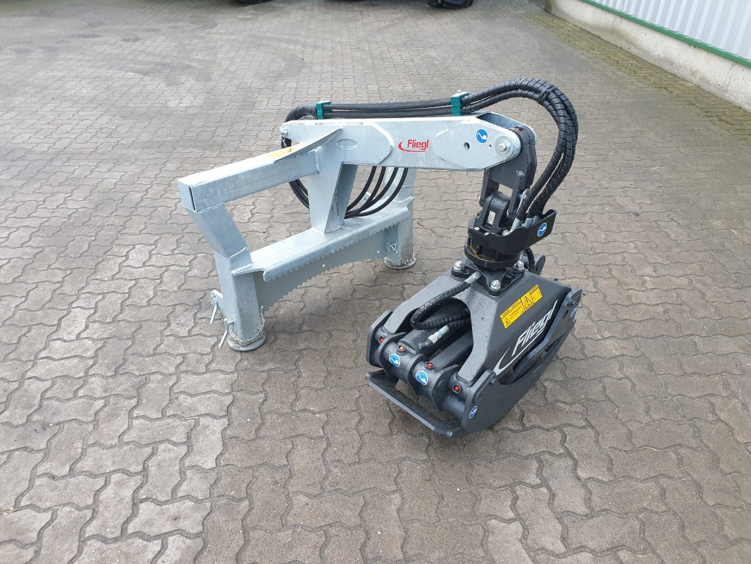 Fliegl RZ 185 COMBI PLUS - معدات الغابات: صور 3 Fliegl RZ 185 COMBI PLUS - معدات الغابات: صور 3