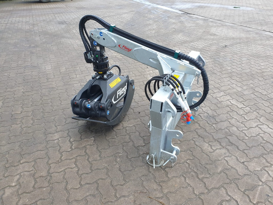 Fliegl RZ 185 COMBI PLUS - معدات الغابات: صور 2 Fliegl RZ 185 COMBI PLUS - معدات الغابات: صور 2