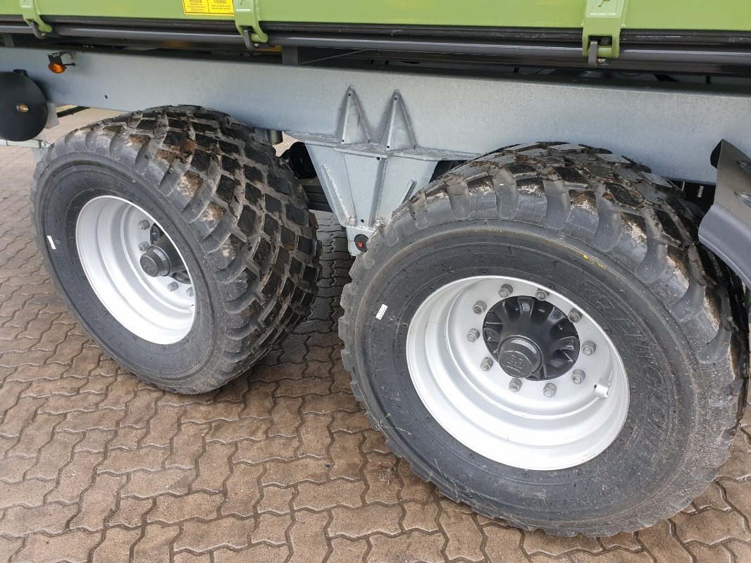 Fliegl TDK 200 FOX - مقطورة: صور 4 Fliegl TDK 200 FOX - مقطورة: صور 4