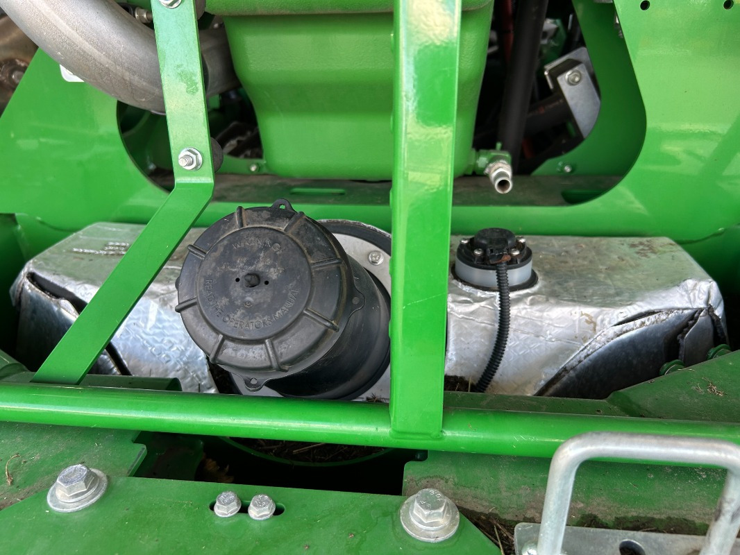 John Deere 8400 mit Kemper 475 Plus - آلة حصاد: صور 4 John Deere 8400 mit Kemper 475 Plus - آلة حصاد: صور 4