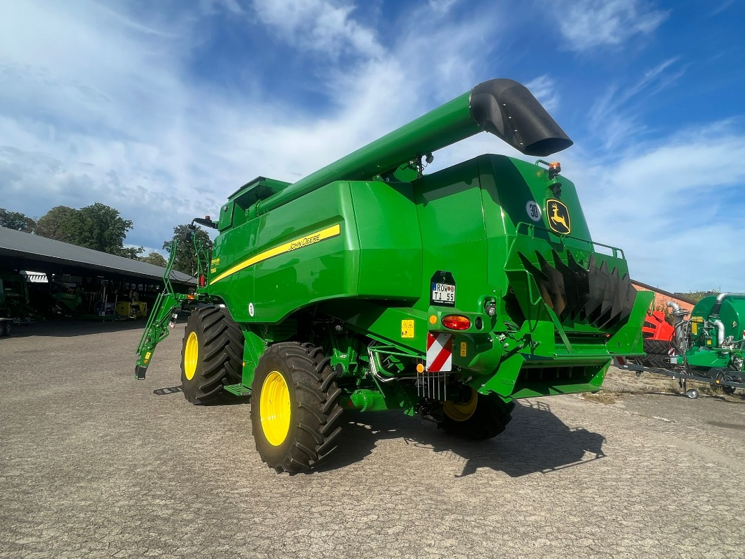 John Deere T560 - حصادة شاملة: صور 3 John Deere T560 - حصادة شاملة: صور 3