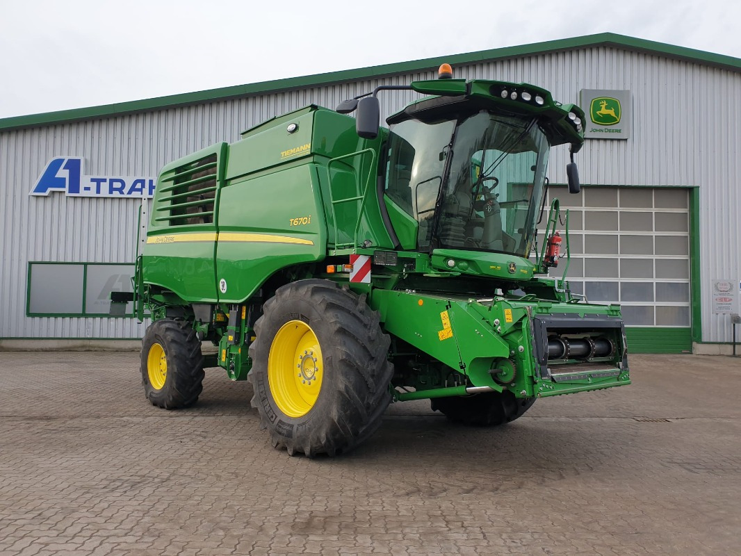 حصادة شاملة John Deere T670: صور 16 حصادة شاملة John Deere T670: صور 16
