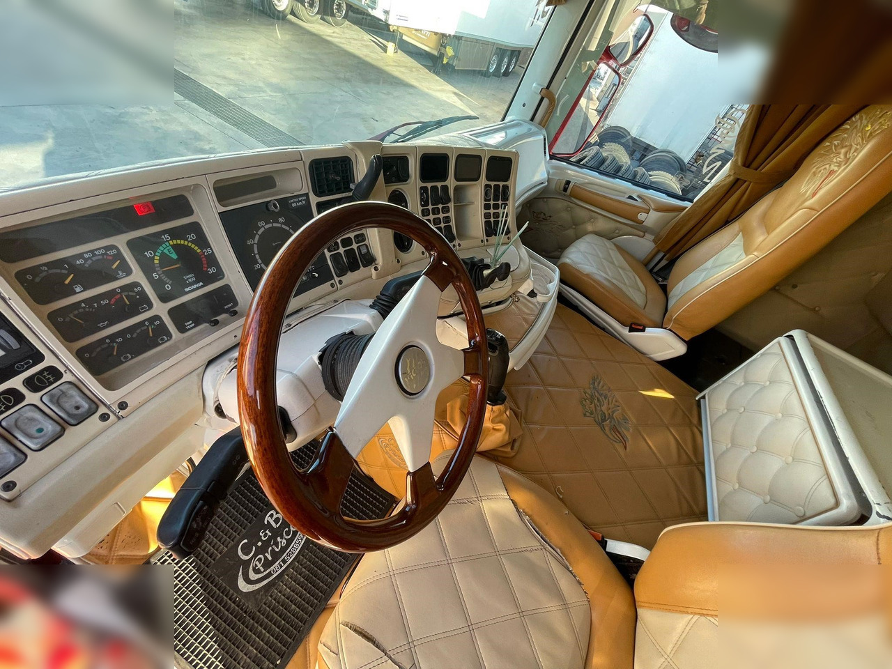 SCANIA R124.420 - شاحنة جرار: صور 4 SCANIA R124.420 - شاحنة جرار: صور 4