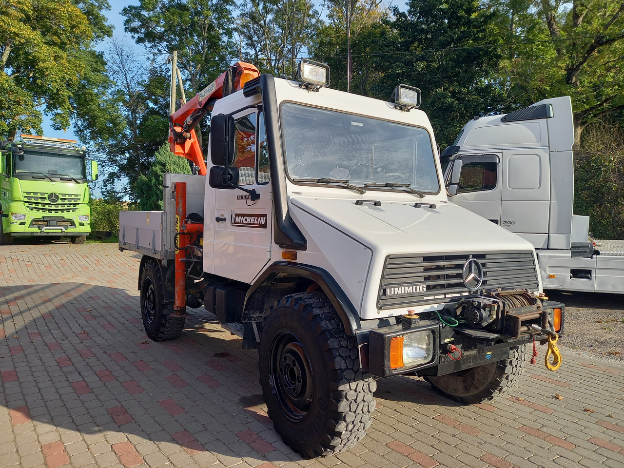 UNIMOG U100L - شاحنة كرين: صور 5 UNIMOG U100L - شاحنة كرين: صور 5