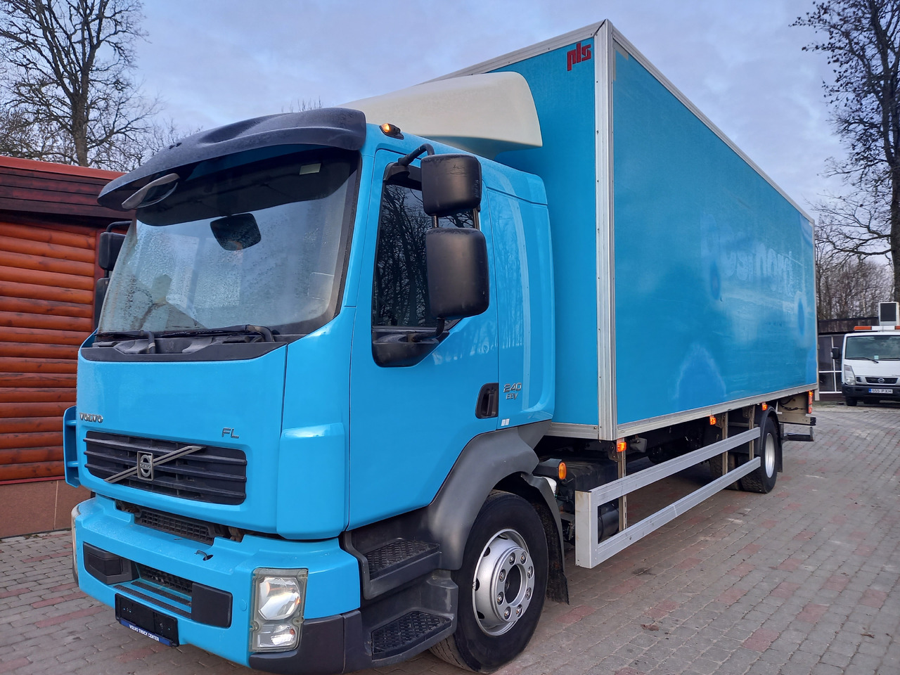 VOLVO FL 240, 4x2, GW 16000 KG - متساوي شاحنة: صور 1 VOLVO FL 240, 4x2, GW 16000 KG - متساوي شاحنة: صور 1