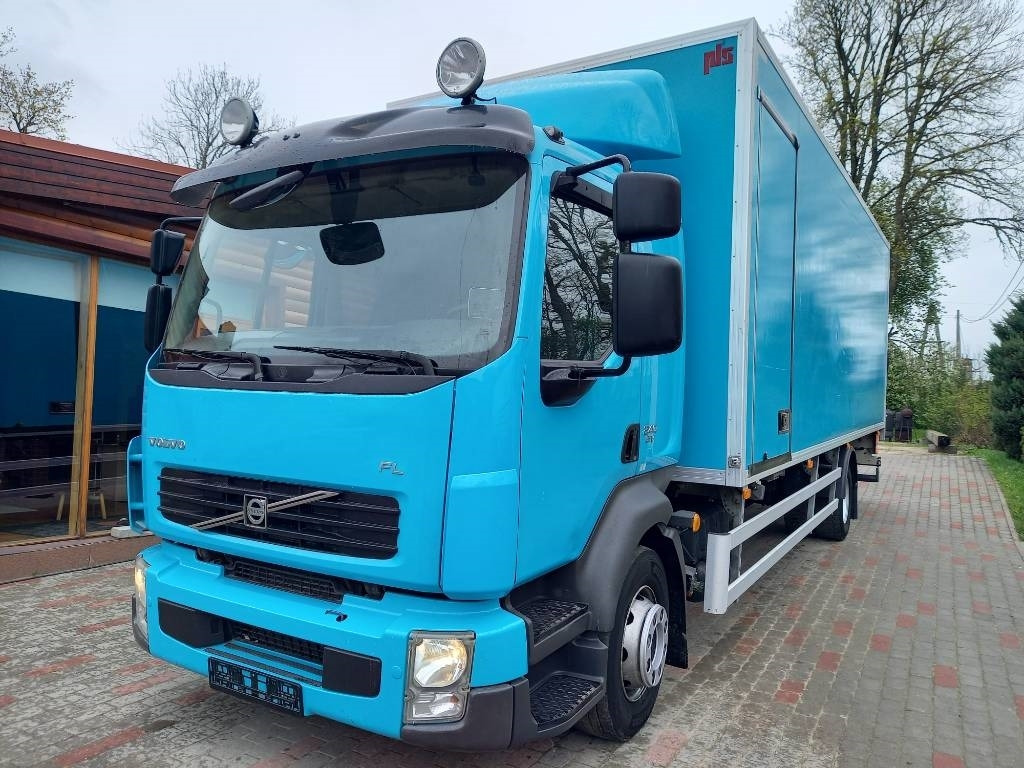 Volvo FL 240, 4x2, GW 16000 KG - بصندوق مغلق شاحنة: صور 1 Volvo FL 240, 4x2, GW 16000 KG - بصندوق مغلق شاحنة: صور 1
