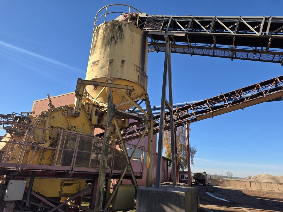 SBM 10.6. 4 SM Prallmühle - كسارة التصادمية: صور 2 SBM 10.6. 4 SM Prallmühle - كسارة التصادمية: صور 2